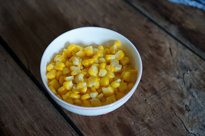 The corn kernels are cut off, no special Doha, unless you personally like it, you are free