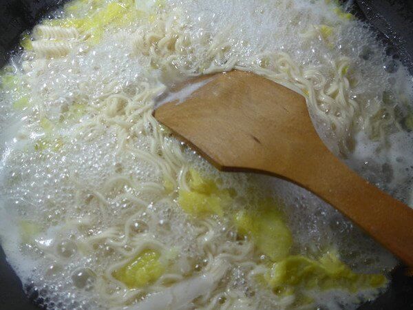 Then, put in the corrugated noodles,