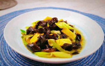 Take out the pan and install the plate.