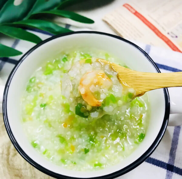 A delicious celery sea rice porridge is ready,