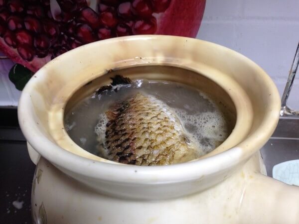 The water in the soup pot should be boiled in advance