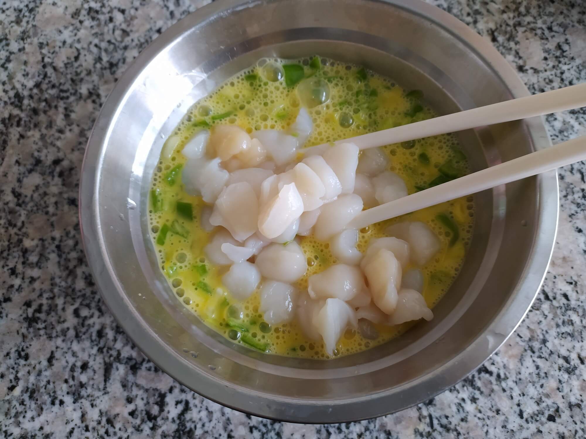 Scallop cut