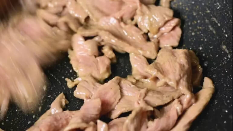 Hot pan cold oil, add beef