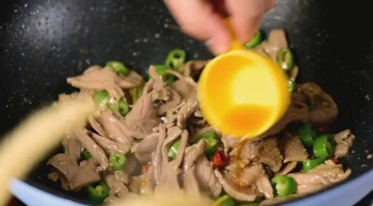 Then add hang pepper and stir-fry for a while,