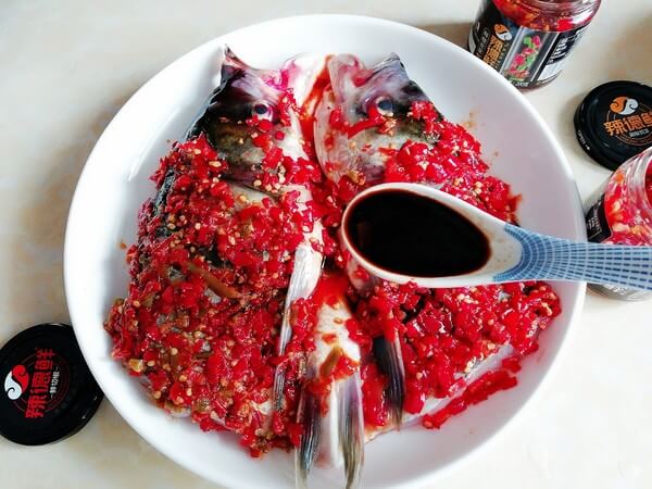 Pour in steamed fish sauce.