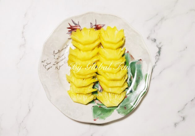 Cut the pineapple into pieces