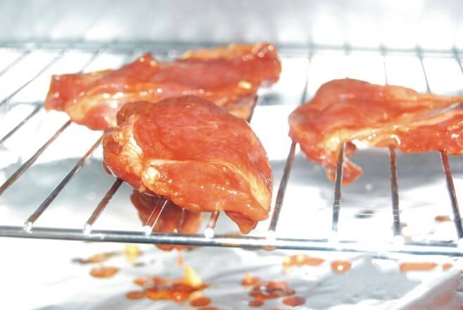 Place the marinated plum meat