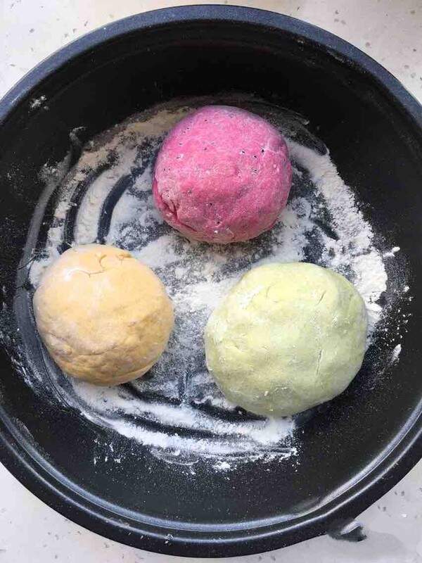 Slowly pour the colored fruit and vegetable mud