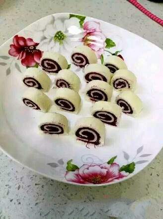 A Sweet Potato Bread Rolls
