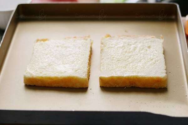 Brush the two other toast