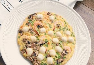 The Roast Egg Pie with Mixed Meatballs