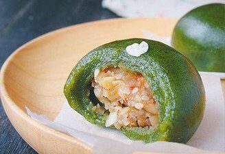 The Chinese Wormwood Green Ball With Chestnut and Nut Stuffing